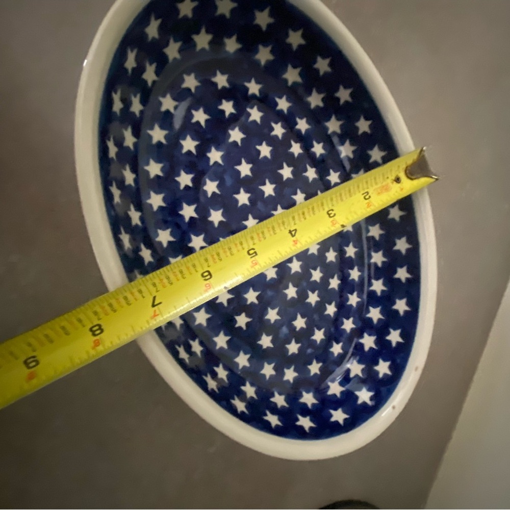 Boleslawiec Polish Pottery, Oval Baking Dish in the Stars and Stripes Pattern - Picture 6 of 7